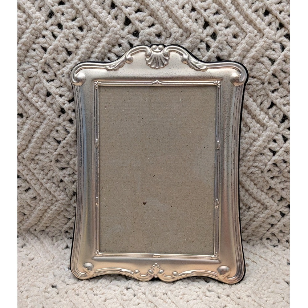 Vintage 1993 HB Group Silver Ornate Shell 5x7 Picture Frame Tabletop Wall Mount